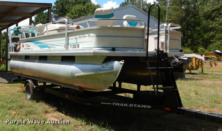 image for item DG6916 2004 Sun Tracker Bass Buggy 18  boat