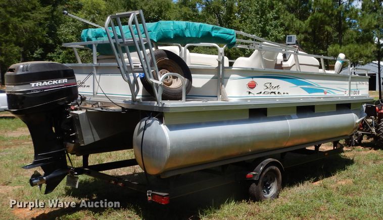 image for item DG6916 2004 Sun Tracker Bass Buggy 18  boat