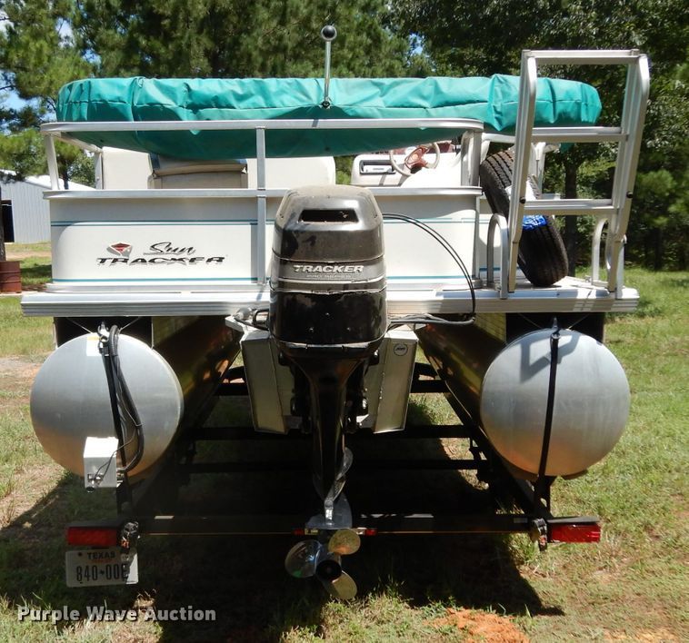 image for item DG6916 2004 Sun Tracker Bass Buggy 18  boat