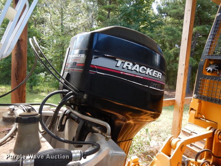 image for item DG6916 2004 Sun Tracker Bass Buggy 18  boat