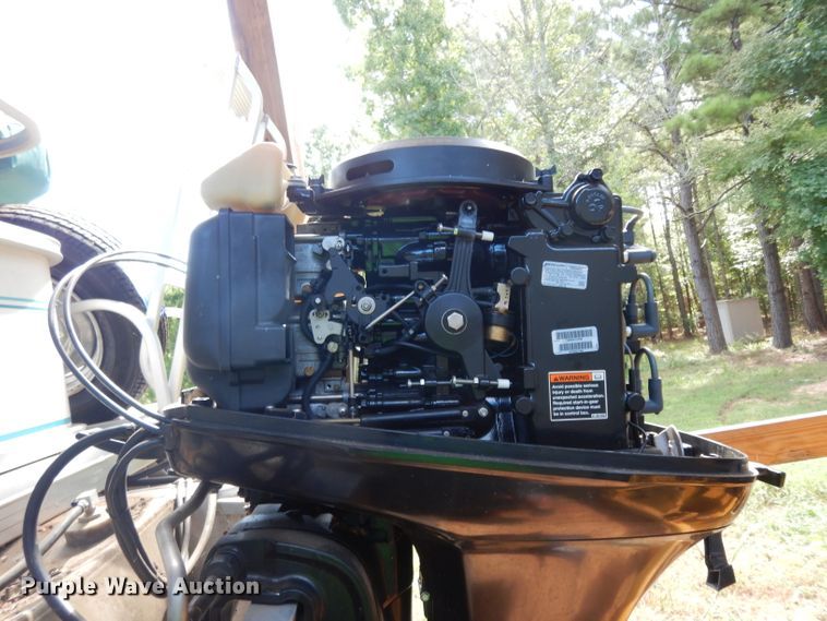 image for item DG6916 2004 Sun Tracker Bass Buggy 18  boat