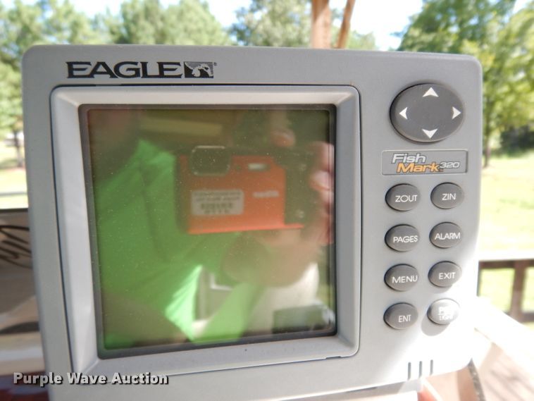 image for item DG6916 2004 Sun Tracker Bass Buggy 18  boat