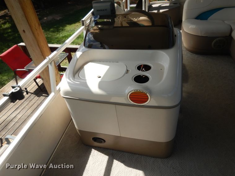 image for item DG6916 2004 Sun Tracker Bass Buggy 18  boat