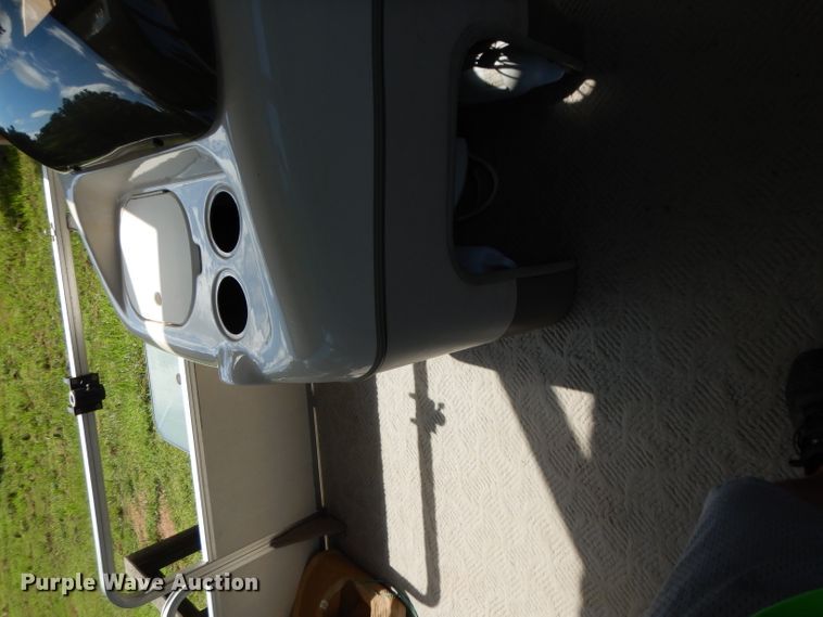 image for item DG6916 2004 Sun Tracker Bass Buggy 18  boat