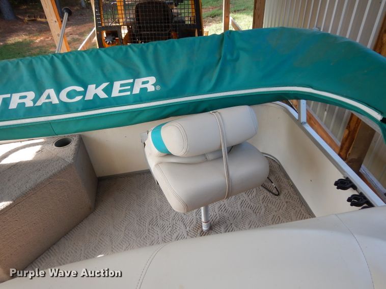 image for item DG6916 2004 Sun Tracker Bass Buggy 18  boat