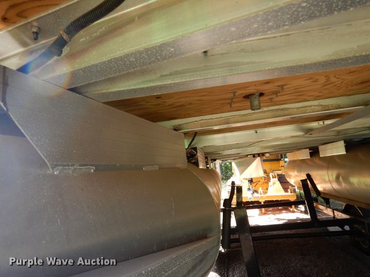 image for item DG6916 2004 Sun Tracker Bass Buggy 18  boat