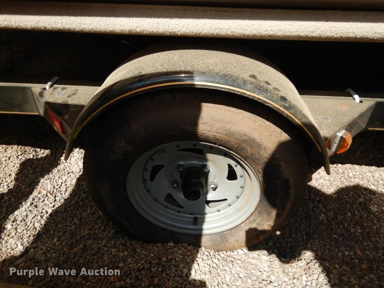 image for item DG6916 2004 Sun Tracker Bass Buggy 18  boat