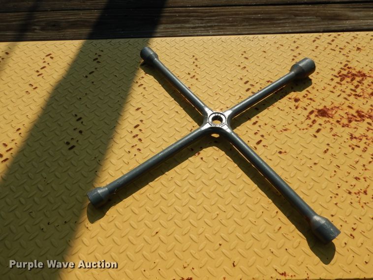 image for item DG6934 2016 Belshe equipment trailer