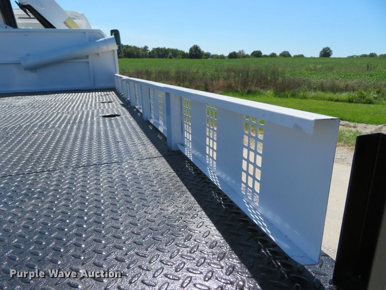 image for item DH1149 2006 GMC C8500  flatbed truck with crane