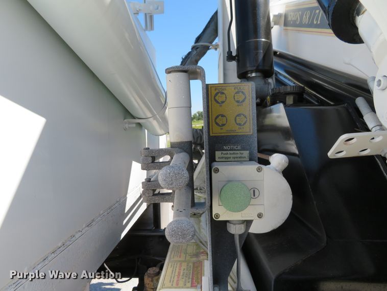 image for item DH1149 2006 GMC C8500  flatbed truck with crane