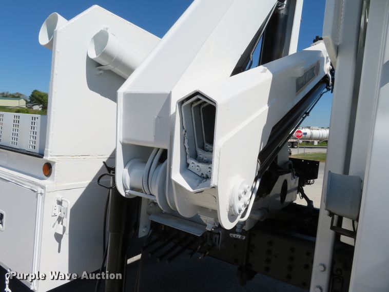 image for item DH1149 2006 GMC C8500  flatbed truck with crane