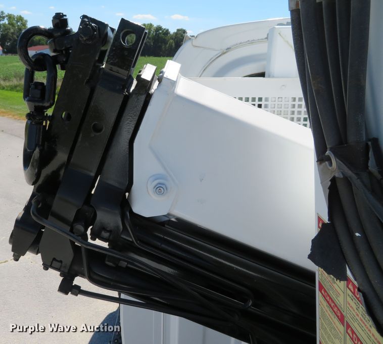 image for item DH1149 2006 GMC C8500  flatbed truck with crane