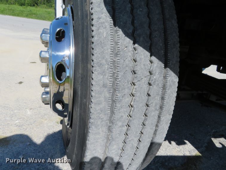 image for item DH1149 2006 GMC C8500  flatbed truck with crane