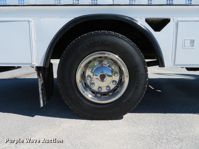 image for item DH1149 2006 GMC C8500  flatbed truck with crane