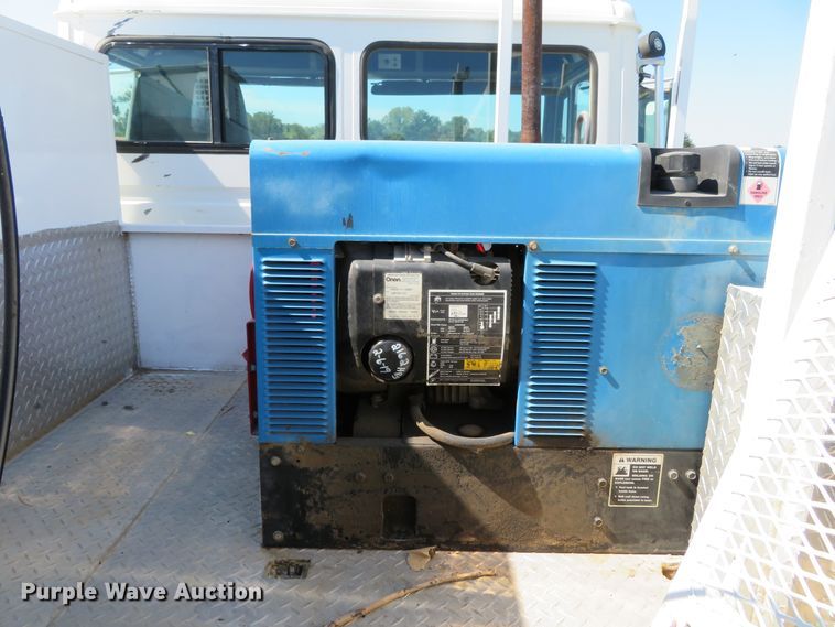 image for item DH1151 2001 Freightliner FL70  service truck