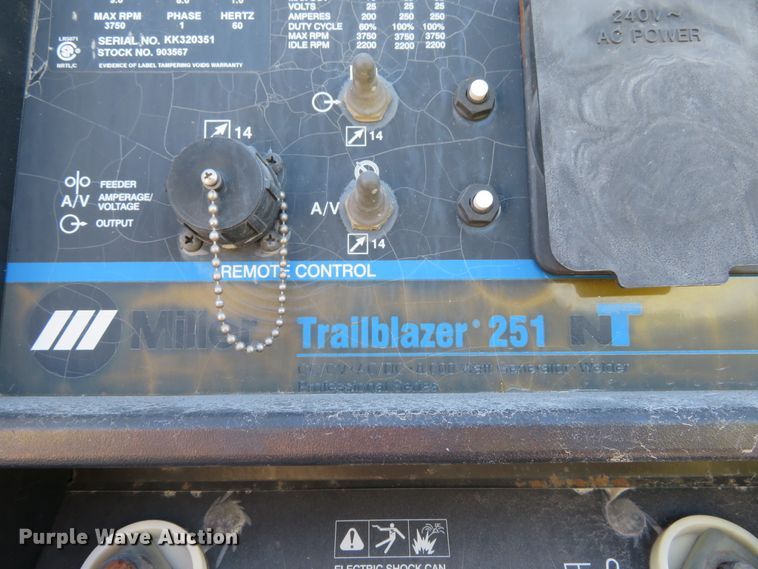 image for item DH1151 2001 Freightliner FL70  service truck