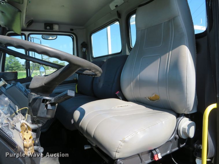 image for item DH1151 2001 Freightliner FL70  service truck