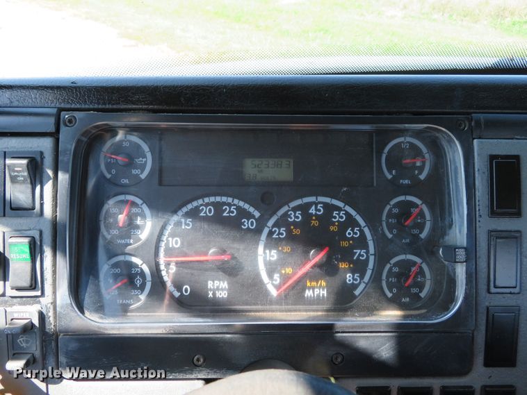 image for item DH1151 2001 Freightliner FL70  service truck