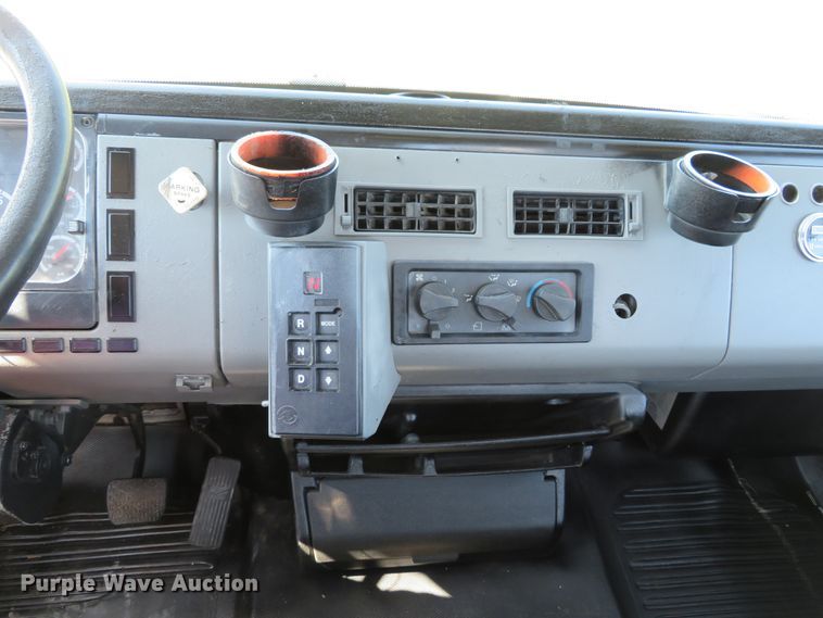 image for item DH1151 2001 Freightliner FL70  service truck