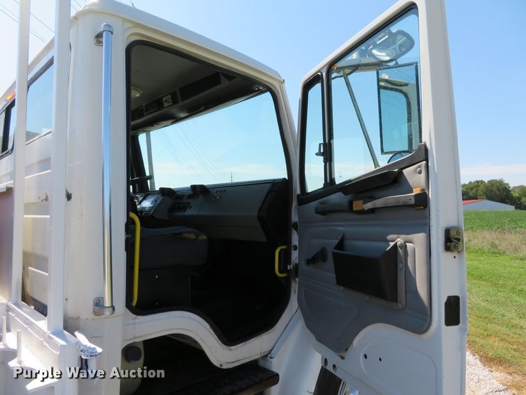 image for item DH1151 2001 Freightliner FL70  service truck