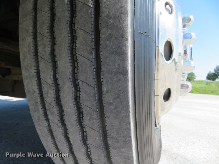 image for item DH1151 2001 Freightliner FL70  service truck