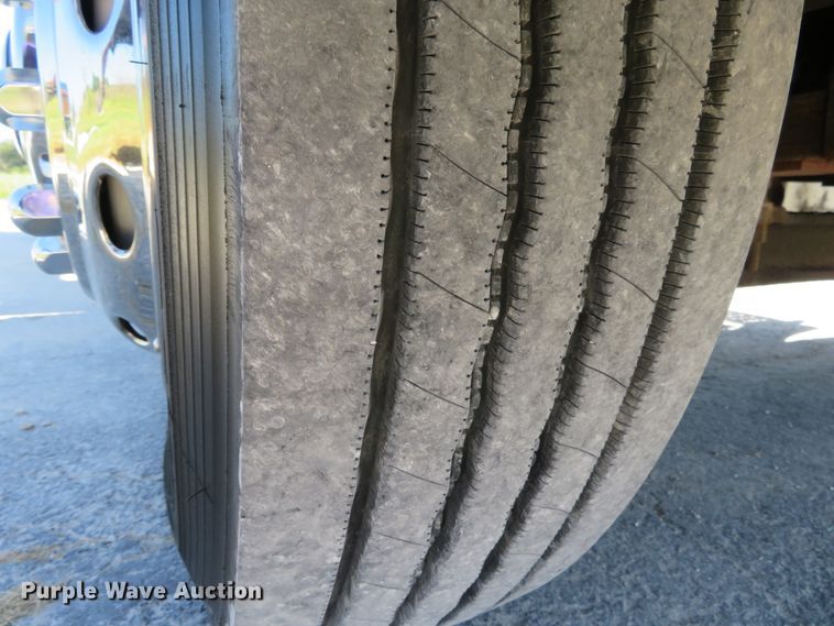 image for item DH1151 2001 Freightliner FL70  service truck