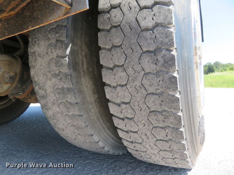 image for item DH1151 2001 Freightliner FL70  service truck