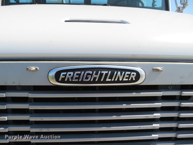 image for item DH1151 2001 Freightliner FL70  service truck