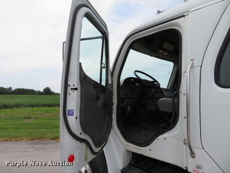 image for item DH1168 2010 Freightliner Business Class M2  utility truck