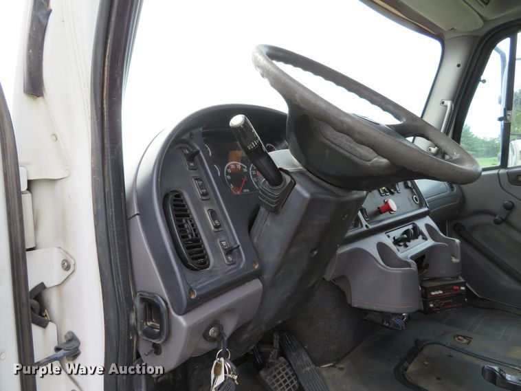 image for item DH1168 2010 Freightliner Business Class M2  utility truck