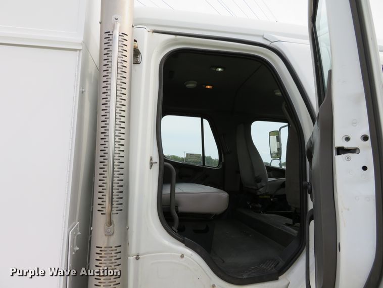 image for item DH1168 2010 Freightliner Business Class M2  utility truck