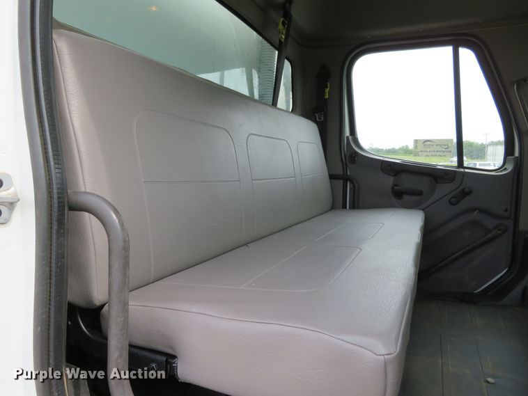 image for item DH1168 2010 Freightliner Business Class M2  utility truck