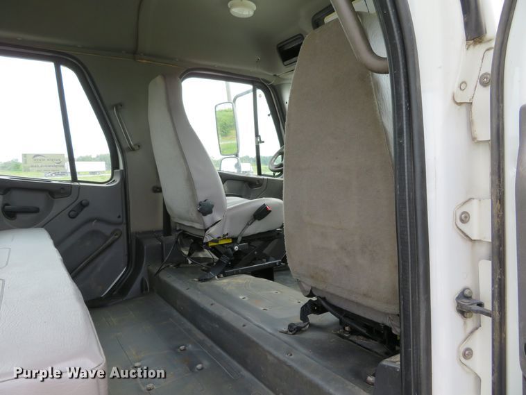 image for item DH1168 2010 Freightliner Business Class M2  utility truck