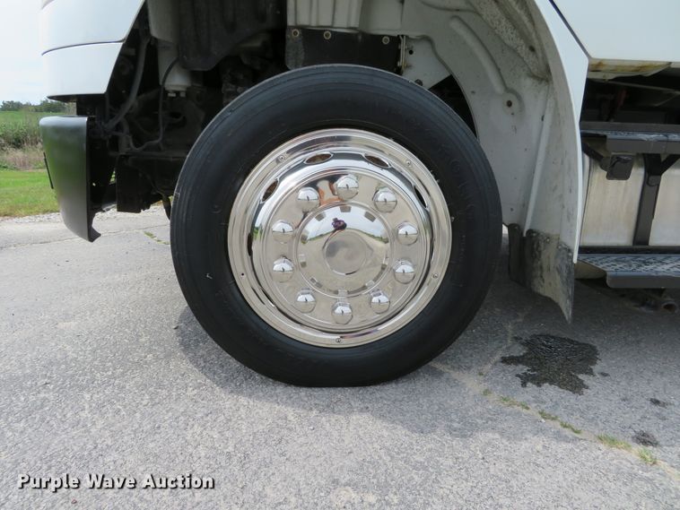 image for item DH1168 2010 Freightliner Business Class M2  utility truck