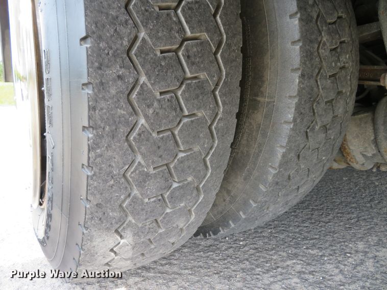 image for item DH1168 2010 Freightliner Business Class M2  utility truck