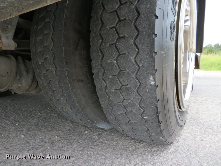 image for item DH1168 2010 Freightliner Business Class M2  utility truck