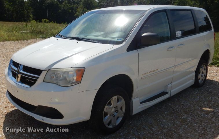 image for item DH5164 2011 Dodge Grand Caravan  handicap accessible van