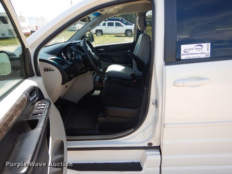 image for item DH5164 2011 Dodge Grand Caravan  handicap accessible van