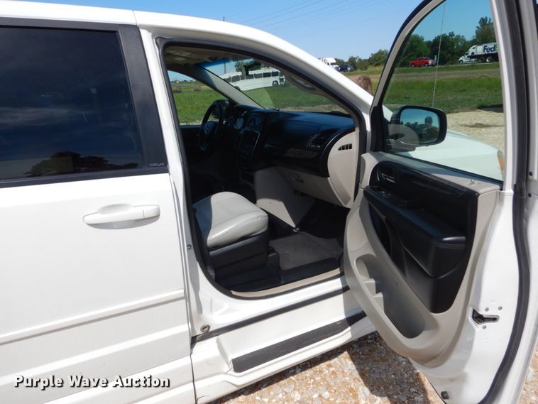 image for item DH5164 2011 Dodge Grand Caravan  handicap accessible van