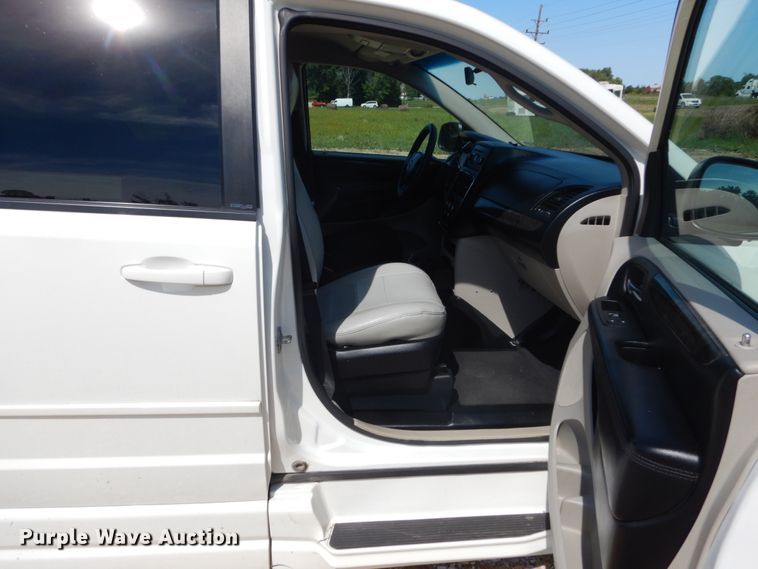 image for item DH5164 2011 Dodge Grand Caravan  handicap accessible van