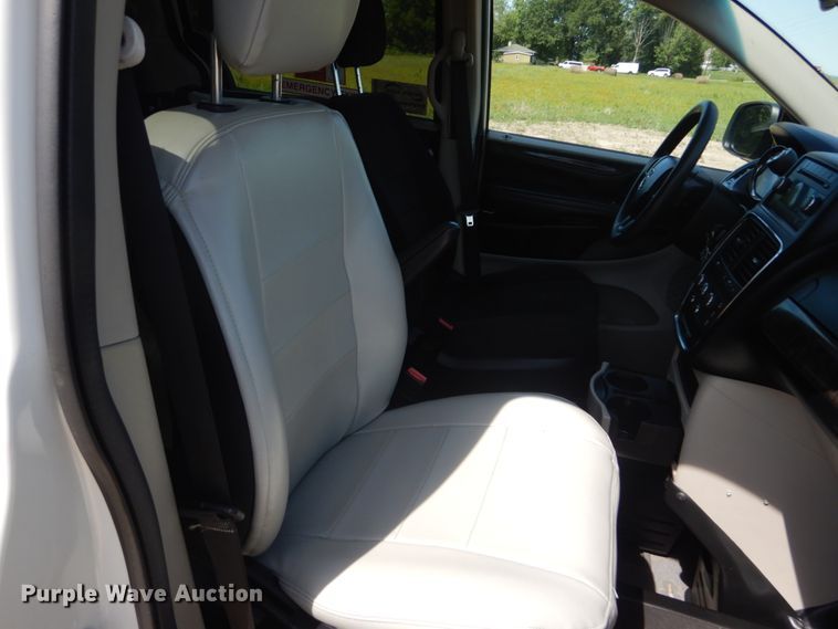 image for item DH5164 2011 Dodge Grand Caravan  handicap accessible van