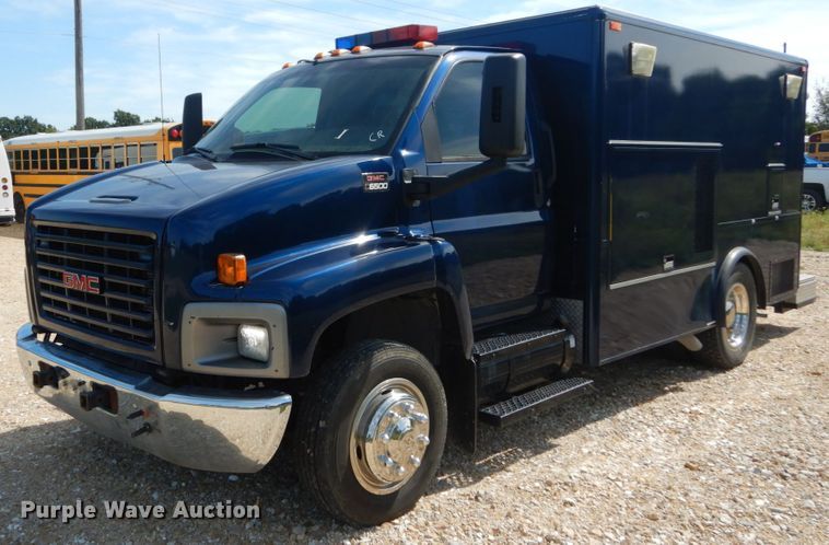 image for item DH5165 2004 GMC C6500  utility truck