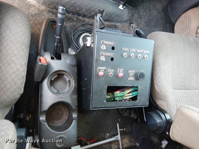 image for item DH5165 2004 GMC C6500  utility truck