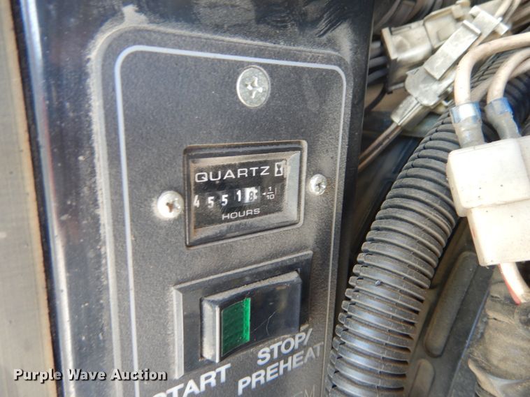 image for item DH5165 2004 GMC C6500  utility truck