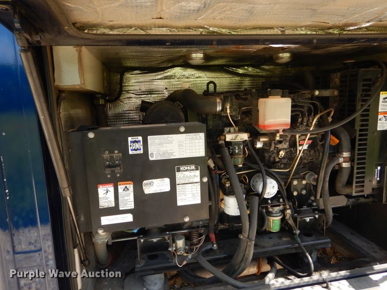 image for item DH5165 2004 GMC C6500  utility truck