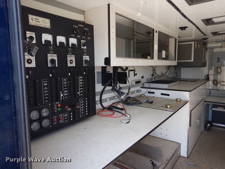 image for item DH5165 2004 GMC C6500  utility truck