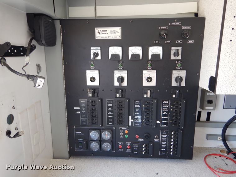 image for item DH5165 2004 GMC C6500  utility truck