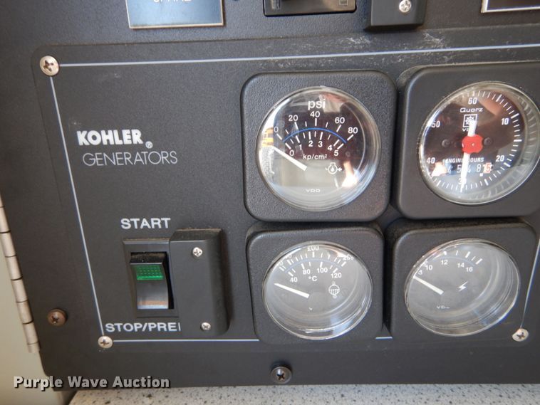 image for item DH5165 2004 GMC C6500  utility truck