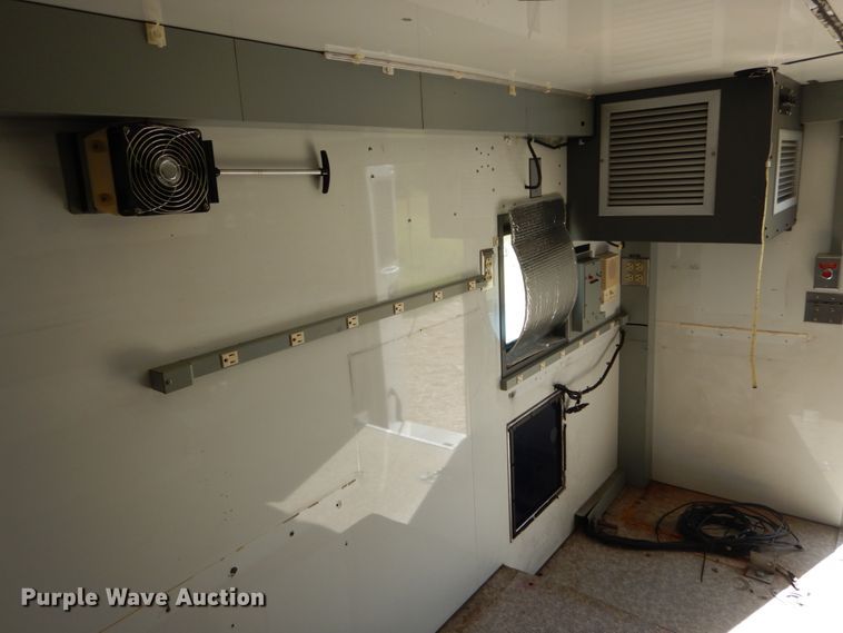 image for item DH5165 2004 GMC C6500  utility truck