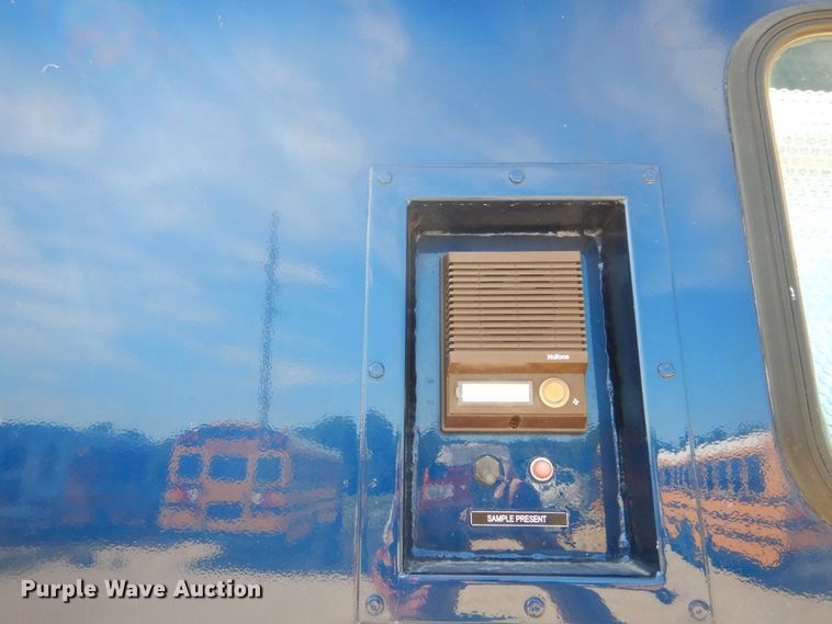 image for item DH5165 2004 GMC C6500  utility truck